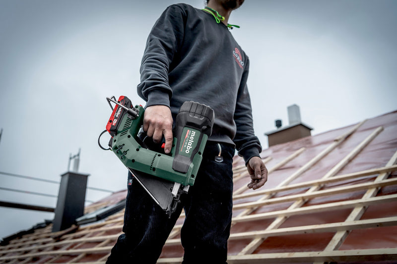 Metabo NFR 18 LTX 90 BL (612090800) 18V Brushless Cordless Nailer Kit (2 x 4Ah Batteries) product image 6